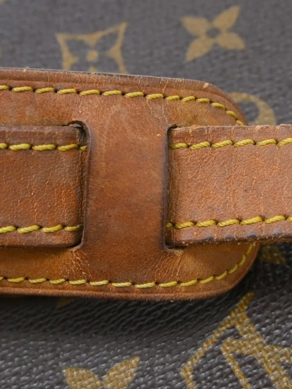 LOUIS VUITTON SAINT CLOUD GM SHOULDER BAG
